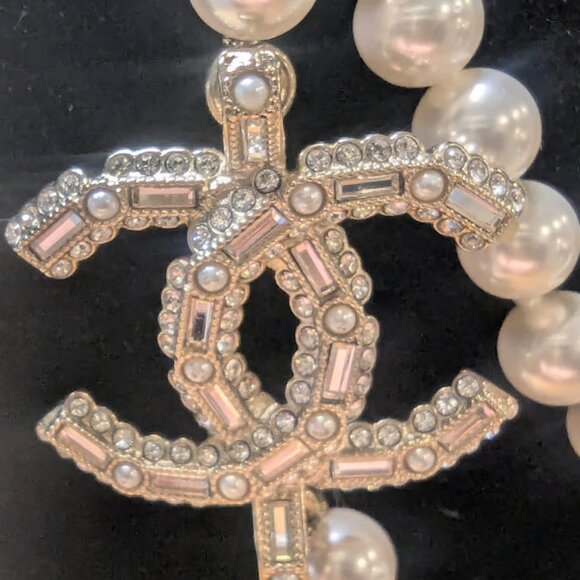 Chanel Long Pearl Necklace - Picture 4 of 5